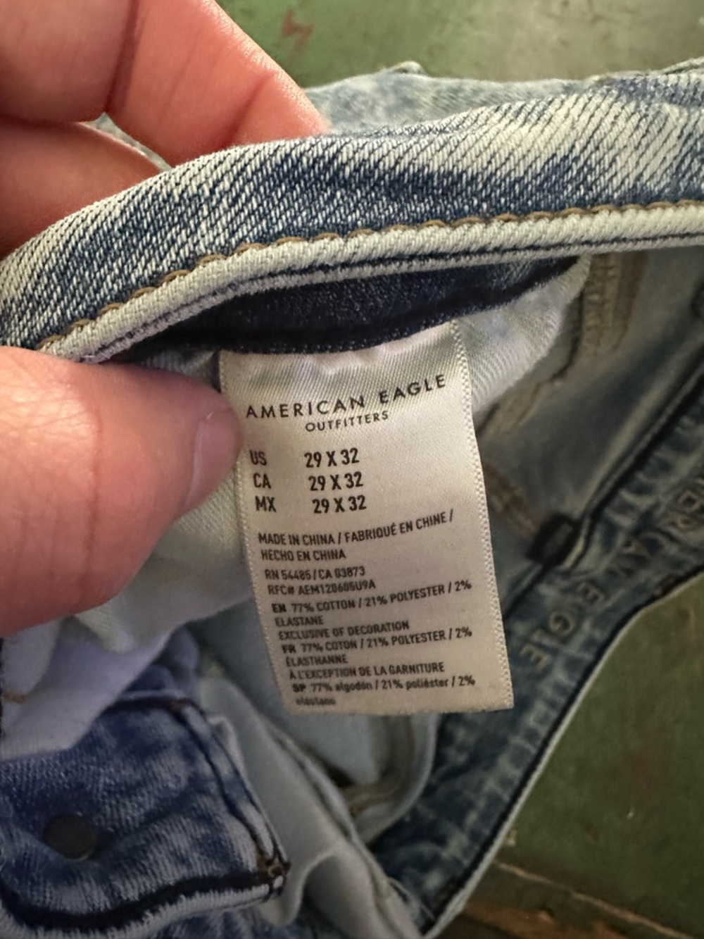 American Eagle Outfitters Light Wash Blue Jeans - Picture 3 of 4